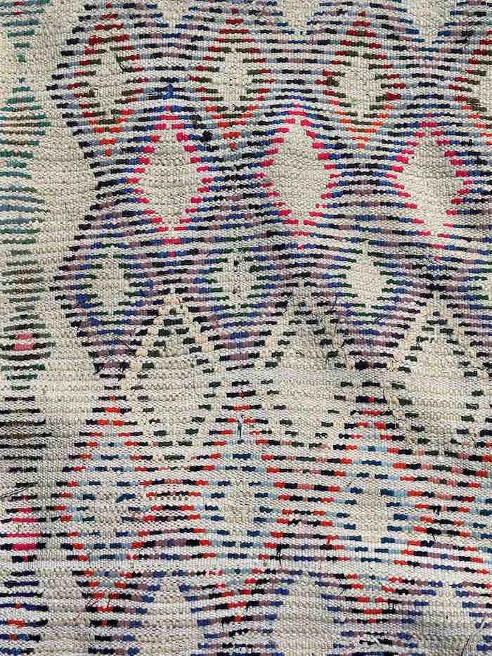 Beni Ouarain-tæppet, der er fyldt med smukke farver