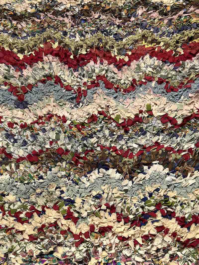 Marokkanske multifarvede Boucherouite-tæppe.