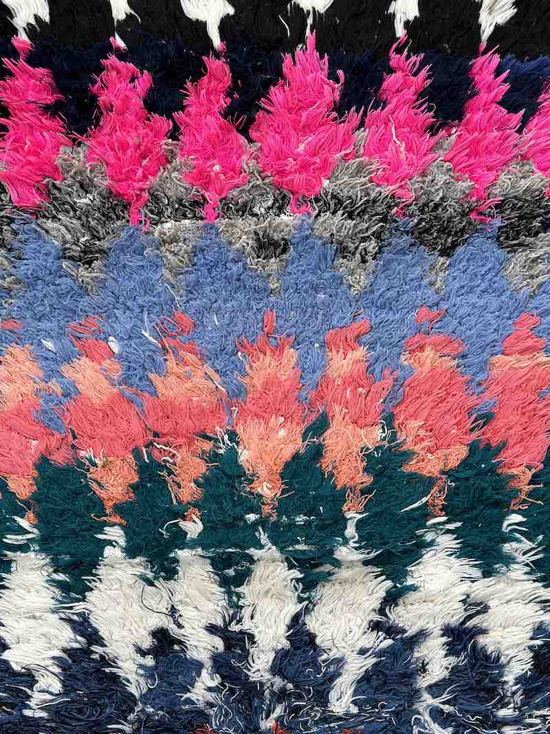 Marokkanske multifarvede Boucherouite-tæpper/løber.