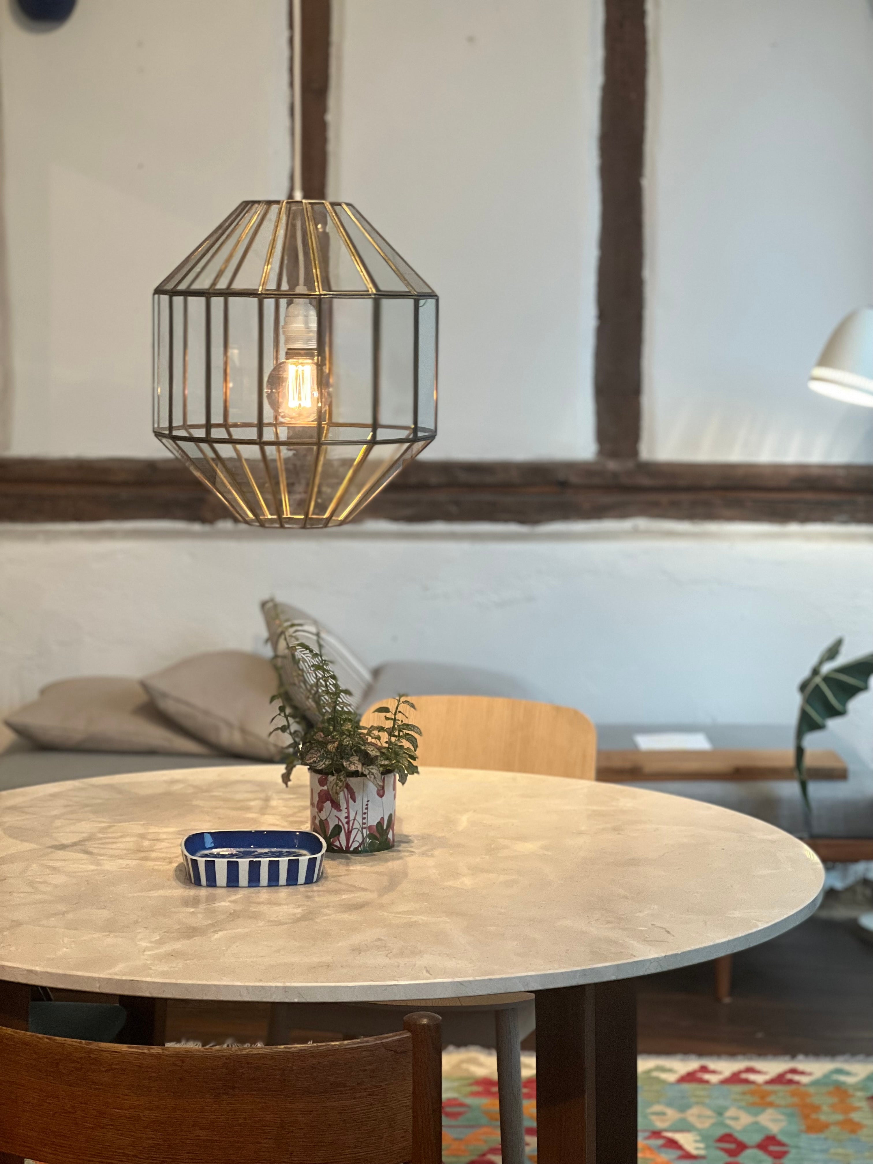 Rundt marmor spisebord sand farve
