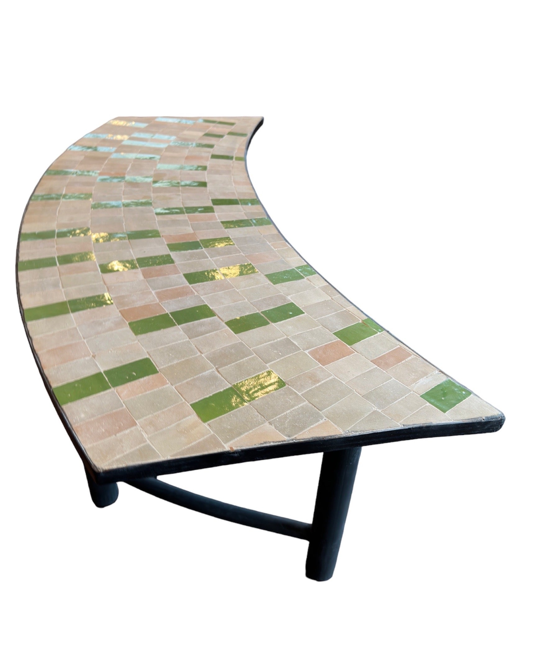 Mosaik Bænk i grøn og natur farve med sort stålstel