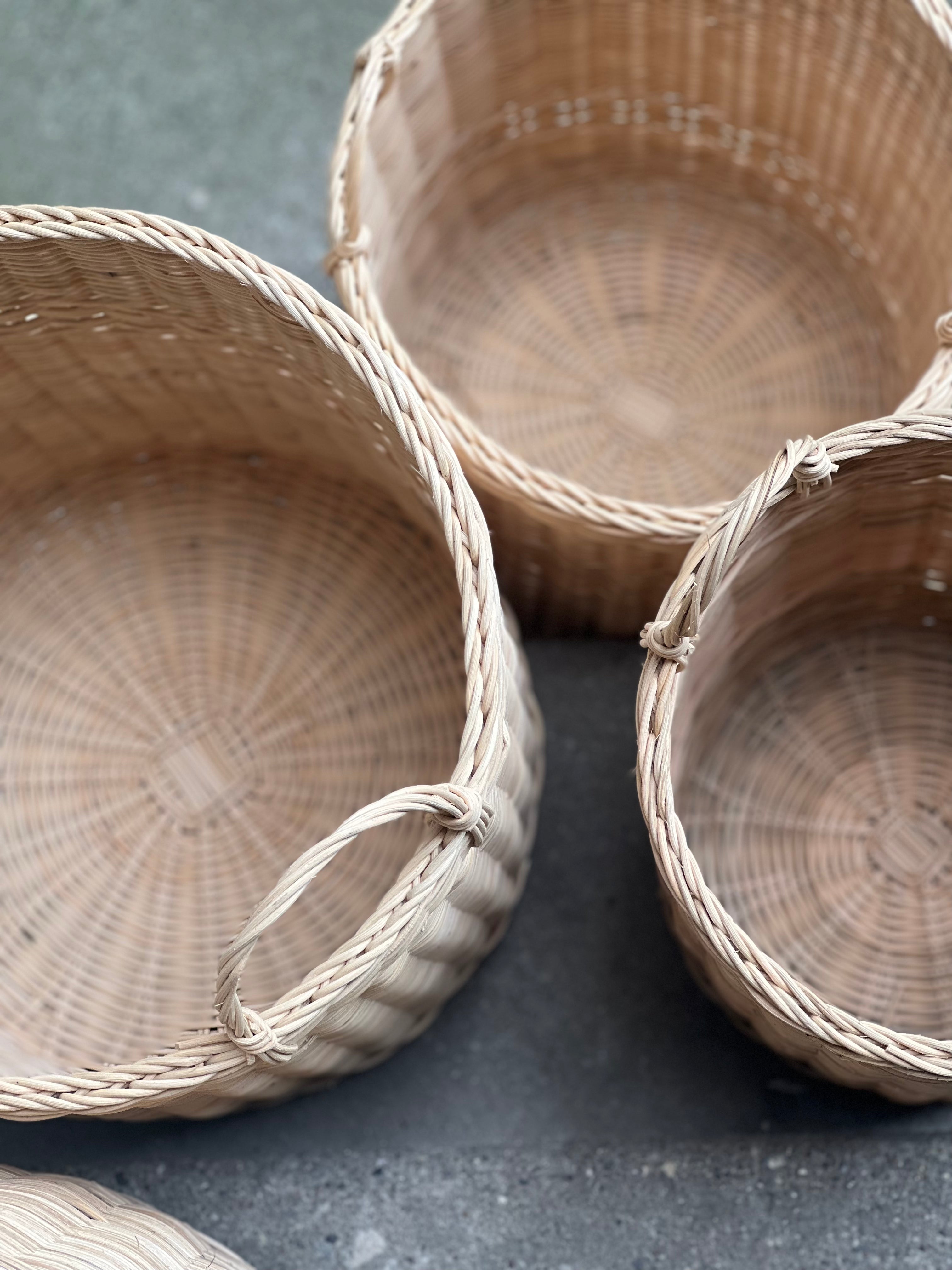 Håndflettede Bambuskurve med Hanke