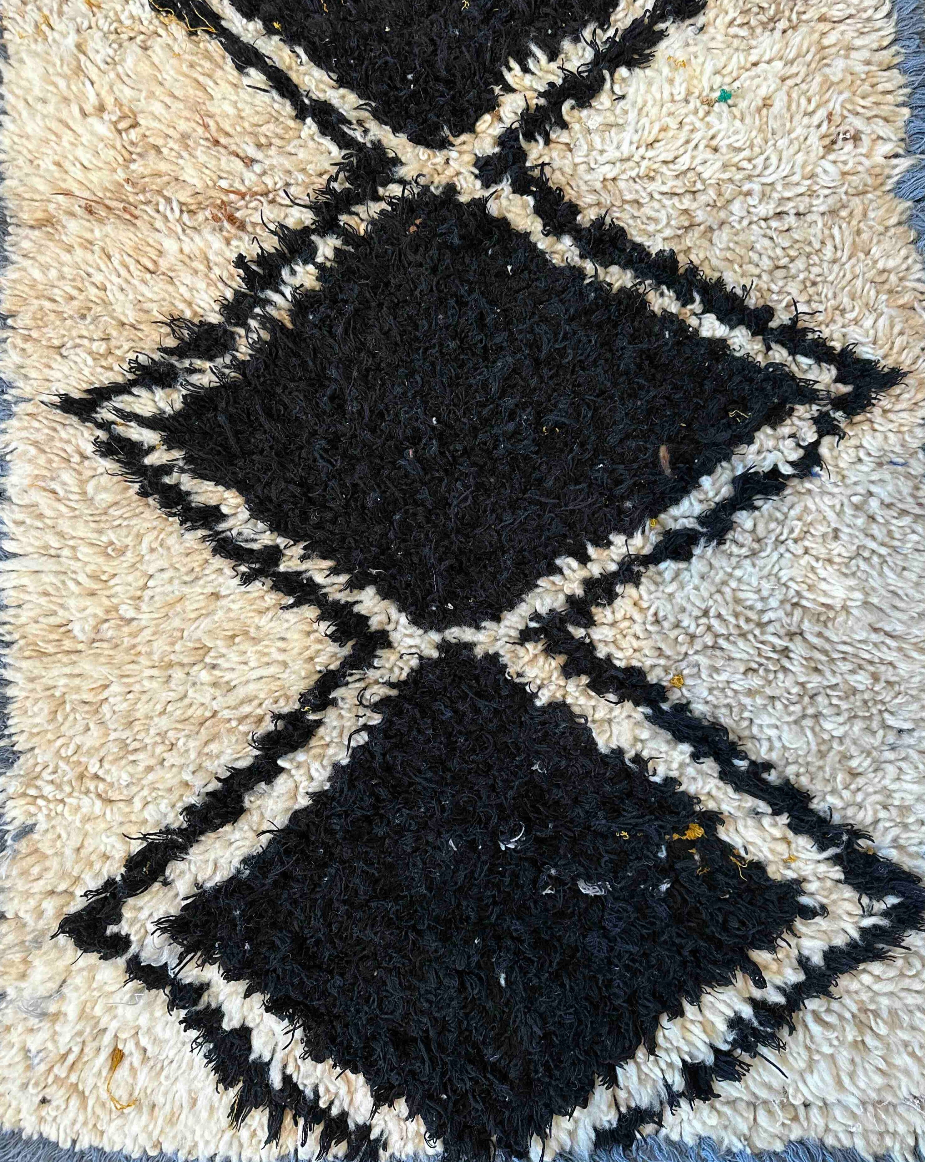 Unikt tæppe Beni Quarain fra Marokk